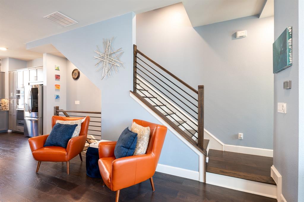 Dallas, Texas, 75212, United States, 3 Bedrooms Bedrooms, ,4 BathroomsBathrooms,Residential,For Sale,1966564