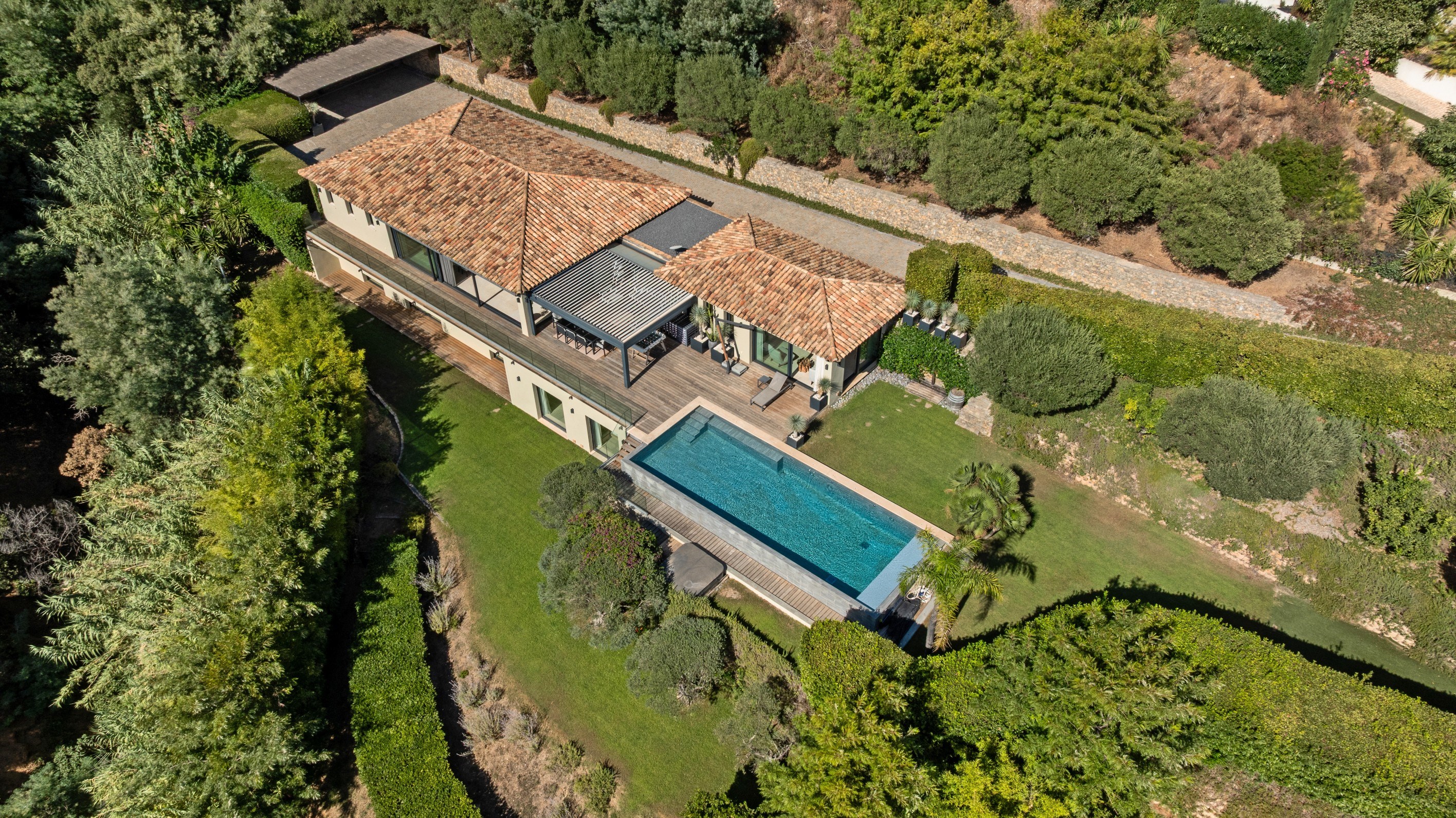  GRIMAUD – CONTEMPORARY VILLA WITH SEA VIEWS NEAR BEAUVALLON GOLF COURSE - 物件實景