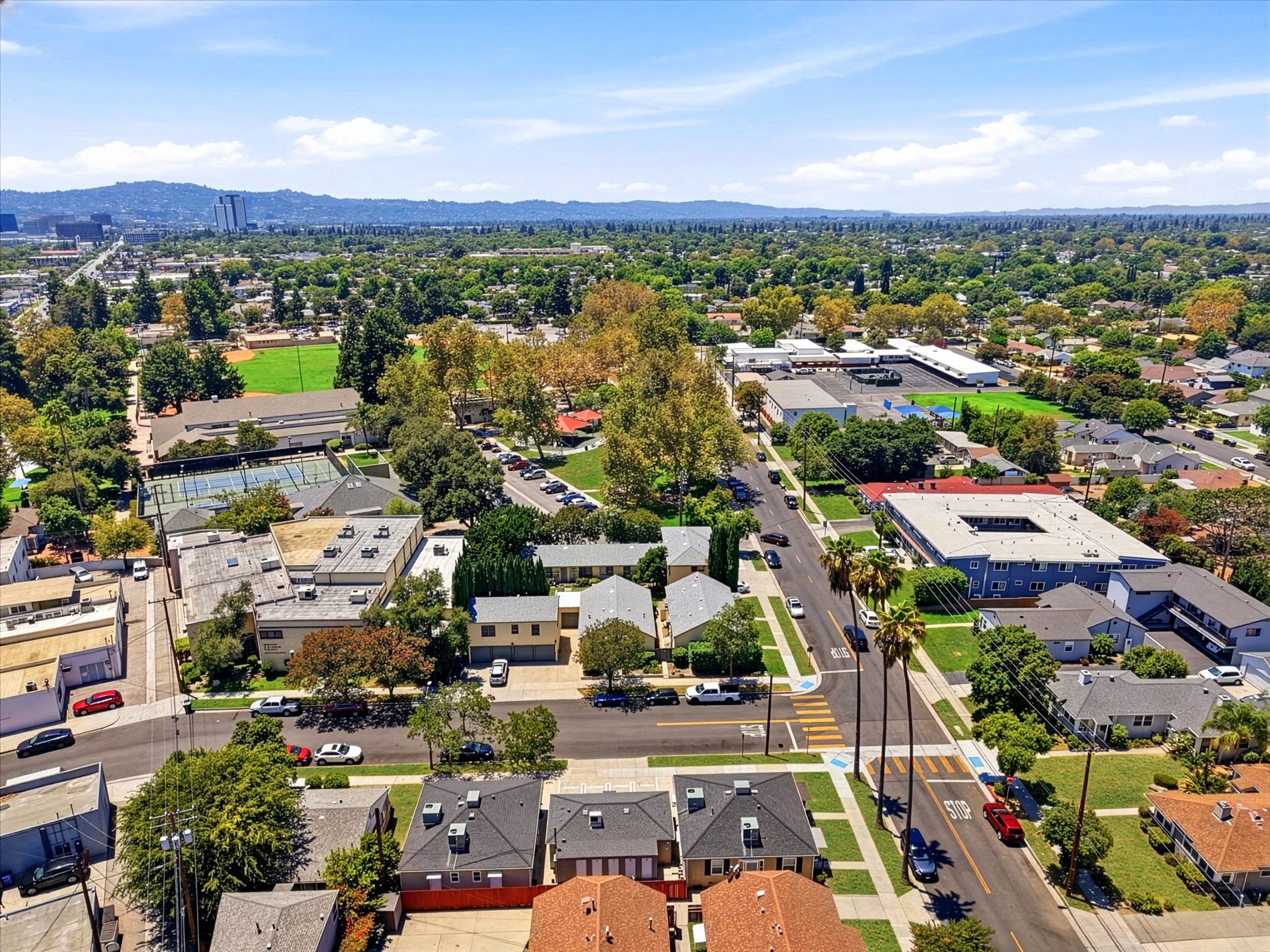  1004 West Clark Avenue, Burbank, CA 91506 - 物件實景