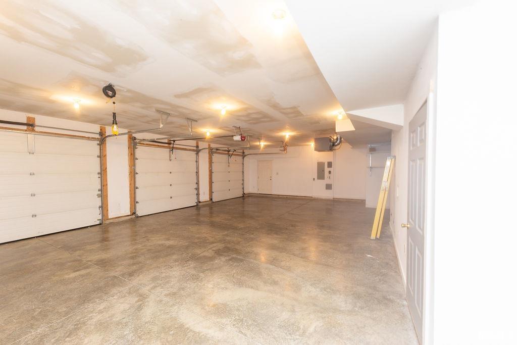 Unionville, Indiana, 47468, United States, 3 Bedrooms Bedrooms, ,4 BathroomsBathrooms,Residential,For Sale,1943057