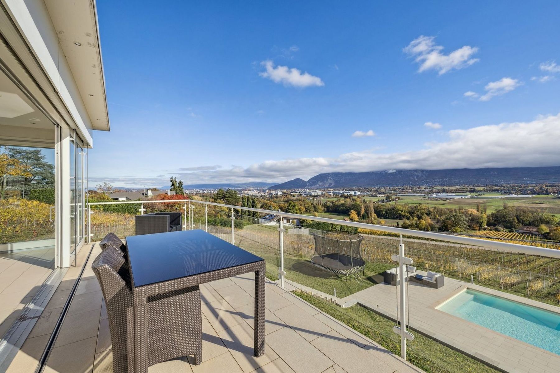  9-room detached villa with panoramic view - 物件實景