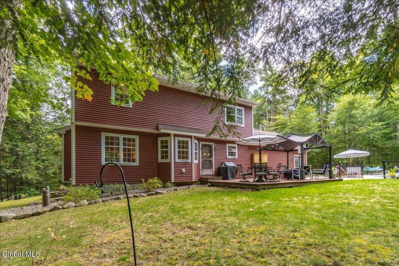 Queensbury, New York, 12804, United States, 3 Bedrooms Bedrooms, ,3 BathroomsBathrooms,Residential,For Sale,1942112