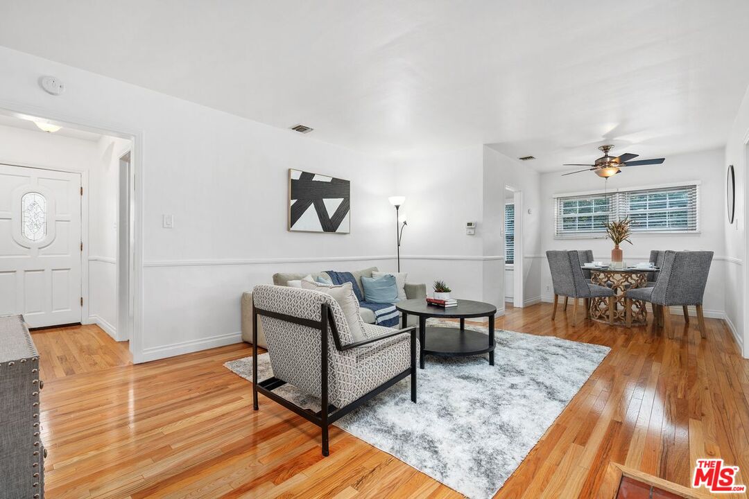 Lake Balboa, California, 91406, United States, 3 Bedrooms Bedrooms, ,1 BathroomBathrooms,Residential,For Sale,1992141