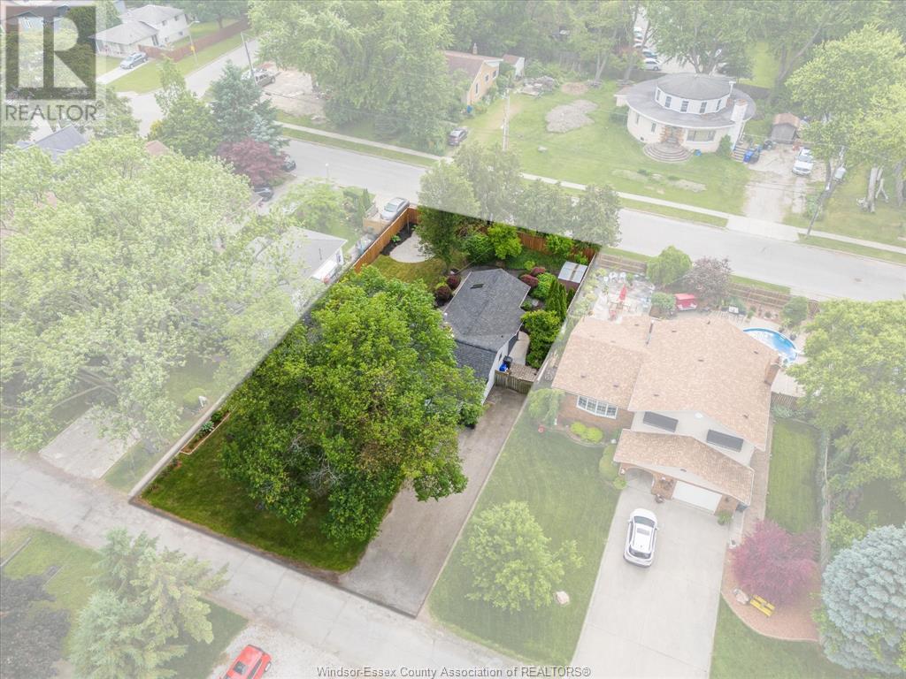 WINDSOR, Ontario, N8P 1C1, CA, 3 Bedrooms Bedrooms, ,2 BathroomsBathrooms,Residential,For Sale,1882295