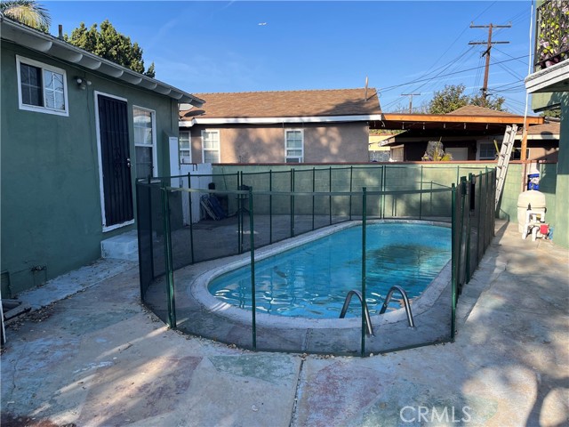 South Gate, California, 90280, United States, 3 Bedrooms Bedrooms, ,Residential,For Sale,2012002