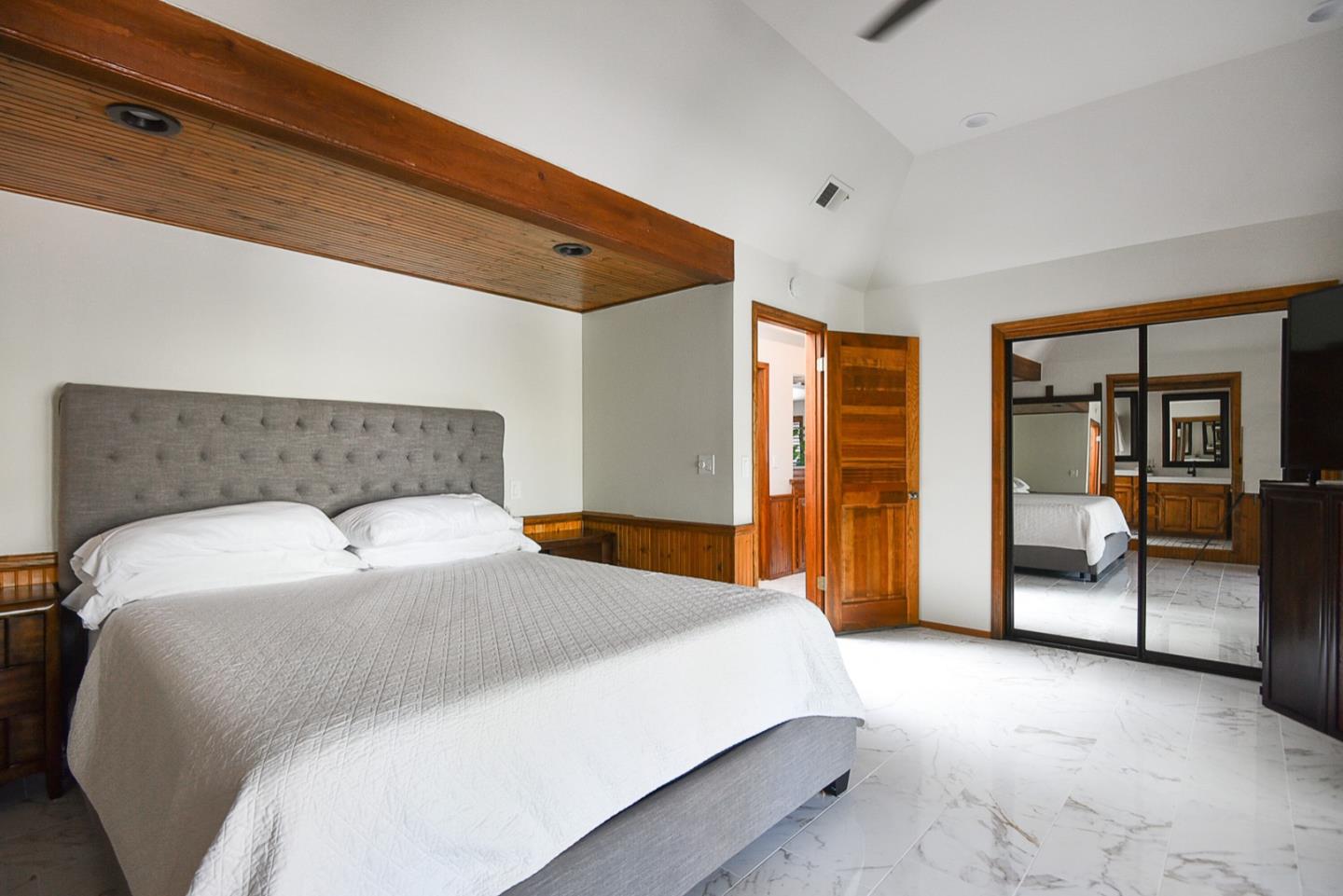 Hollister, California, 95023, United States, 3 Bedrooms Bedrooms, ,2 BathroomsBathrooms,Residential,For Sale,1983755