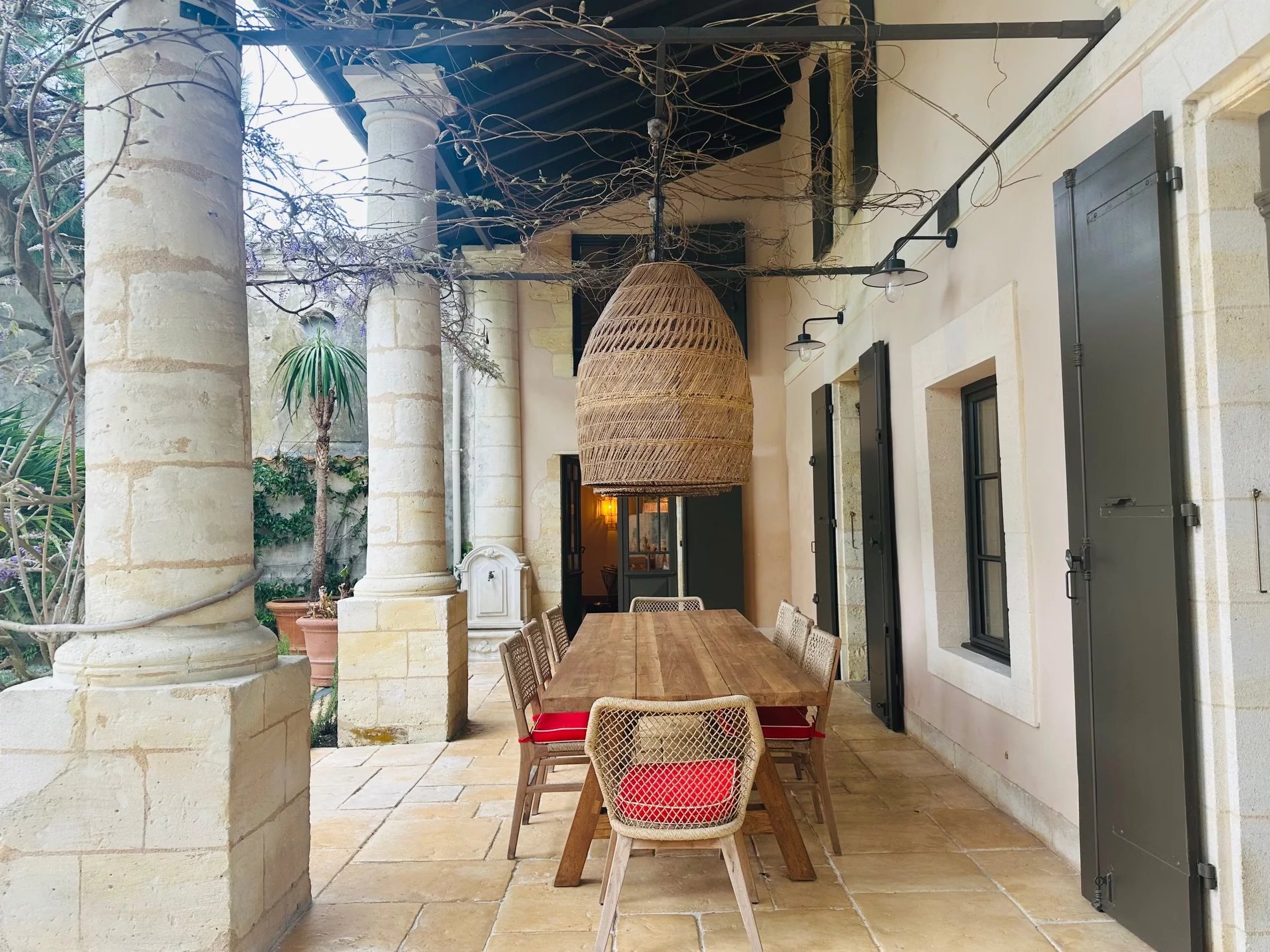 Bordeaux, New Aquitaine, 33000, FR, 4 Bedrooms Bedrooms, ,2 BathroomsBathrooms,Residential,For Sale,1996155