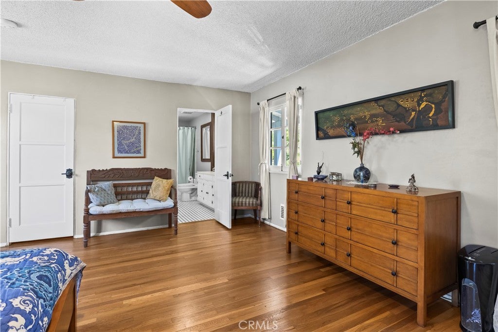 Glendale, California, 91206, United States, 2 Bedrooms Bedrooms, ,2 BathroomsBathrooms,Residential,For Sale,1914154