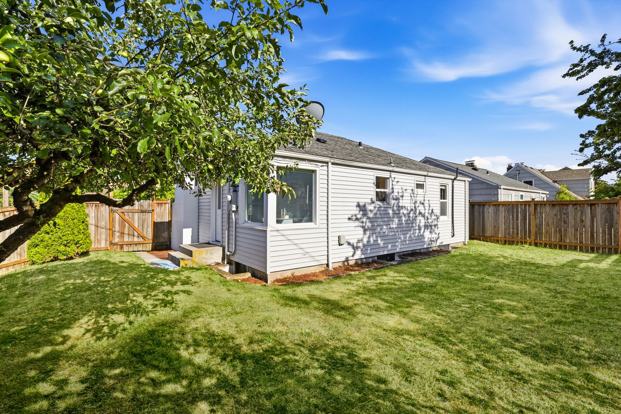  8257 Interlake Ave N, Seattle, WA 98103 - 物件實景