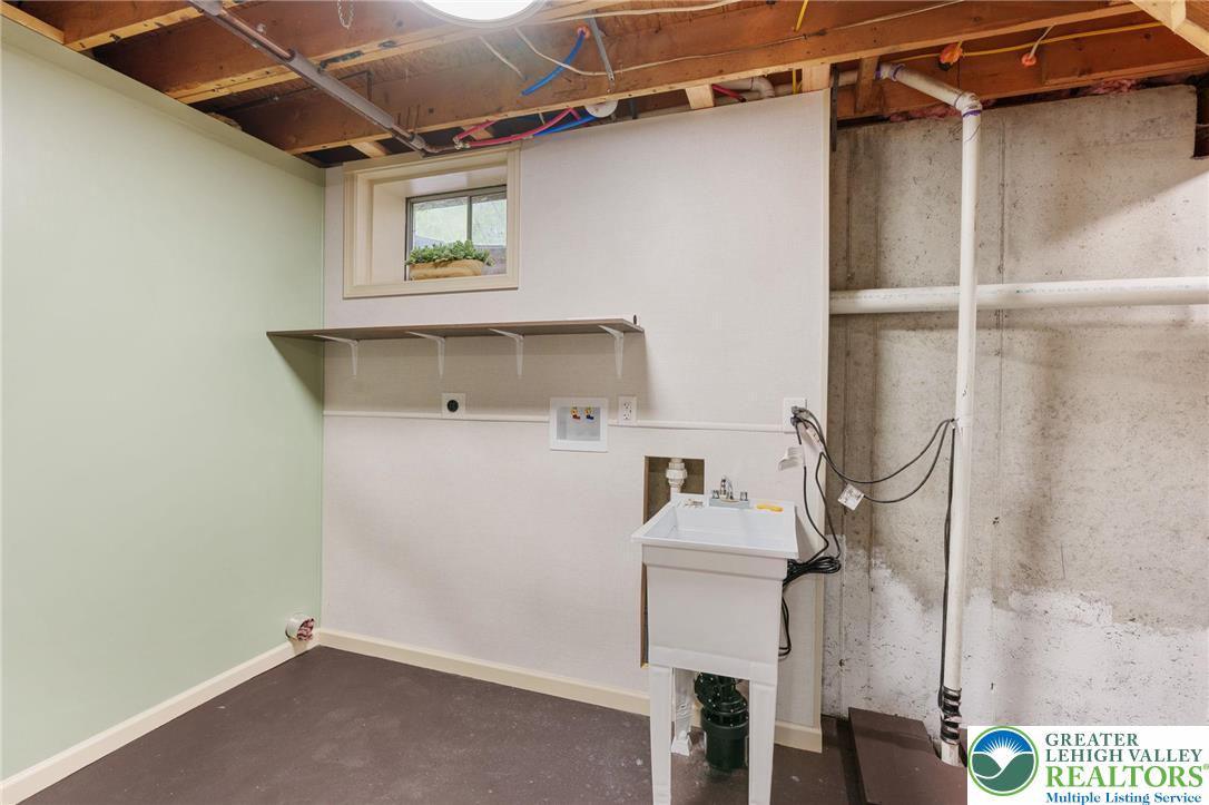 Washington Twp, Pennsylvania, 18080, United States, 3 Bedrooms Bedrooms, ,3 BathroomsBathrooms,Residential,For Sale,1984610