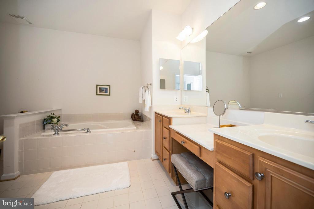 Fredericksburg, Virginia, 22401, United States, 3 Bedrooms Bedrooms, ,3 BathroomsBathrooms,Residential,For Sale,1911277