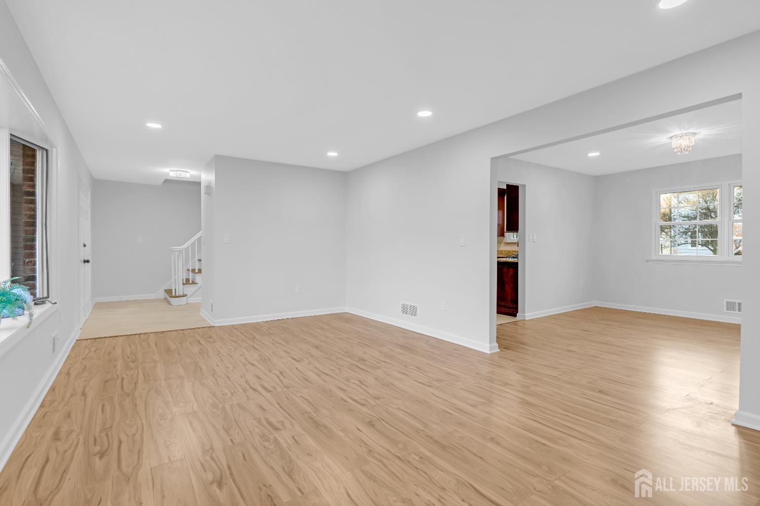 East Brunswick, New Jersey, 08816, United States, 3 Bedrooms Bedrooms, ,3 BathroomsBathrooms,Residential,For Sale,2001983