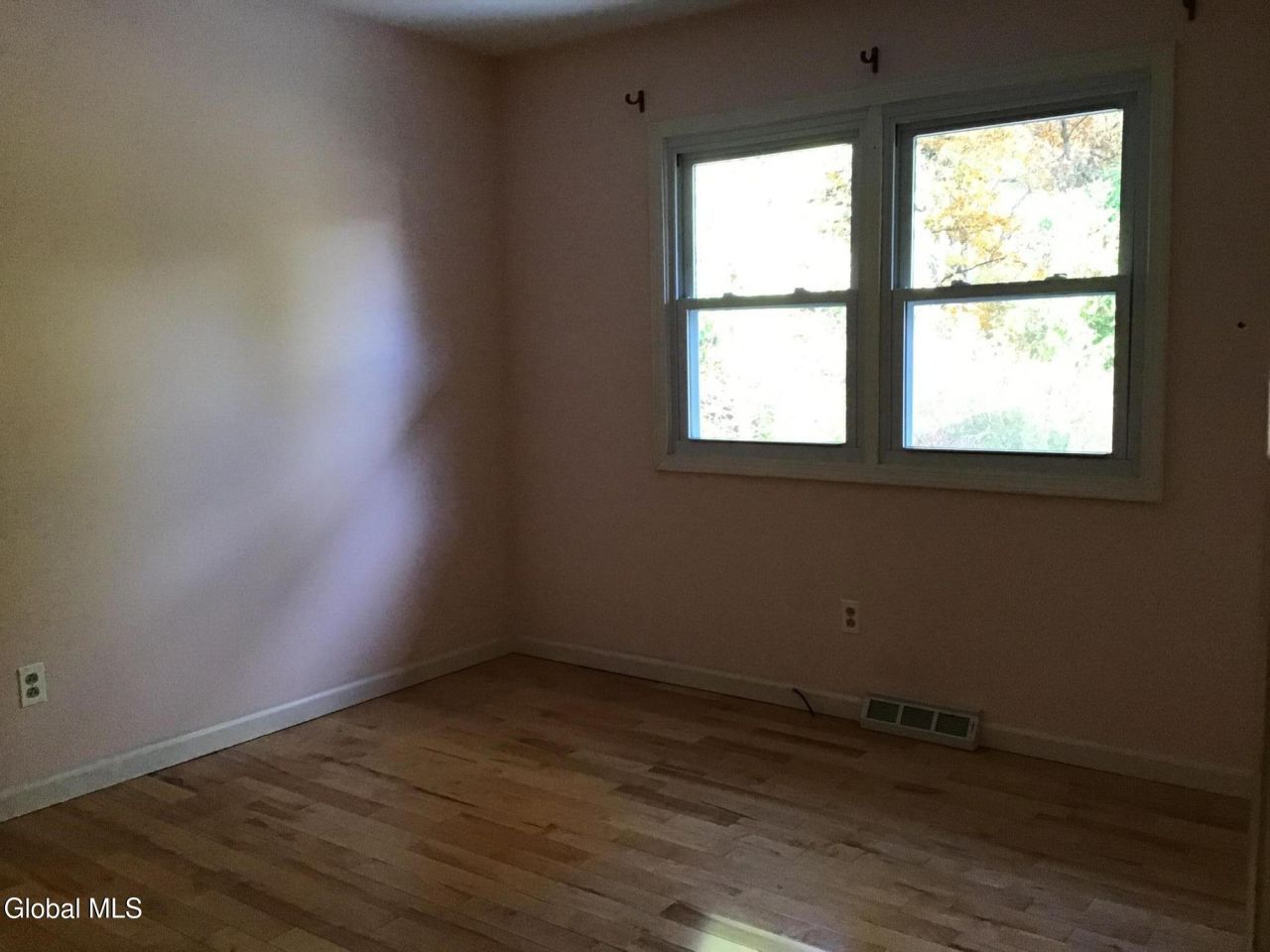 Loudonville, New York, 12211, United States, 4 Bedrooms Bedrooms, ,3 BathroomsBathrooms,Residential,For Sale,1994671