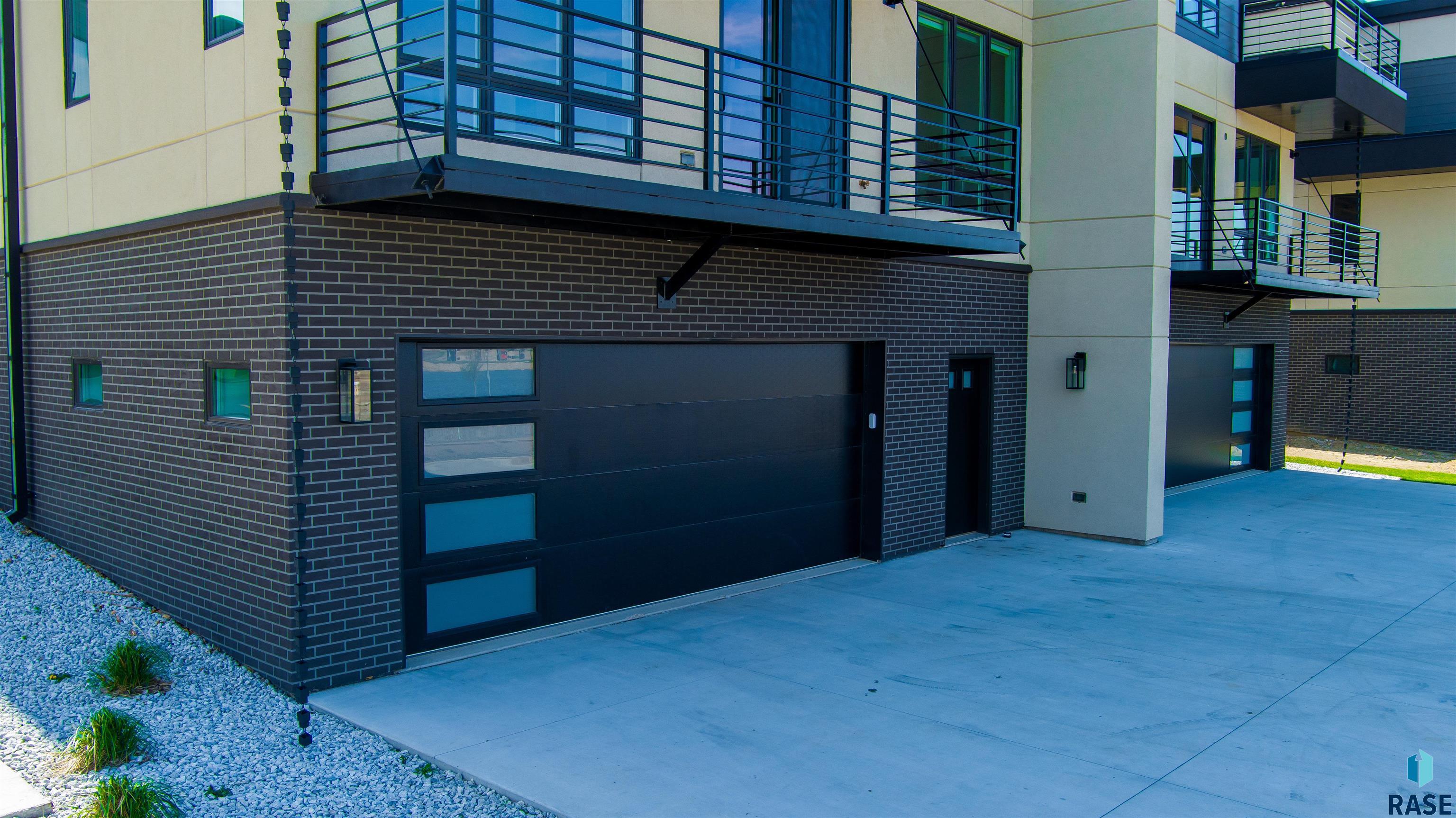 Sioux Falls, South Dakota, 57106, United States, ,Residential,For Sale,1986219