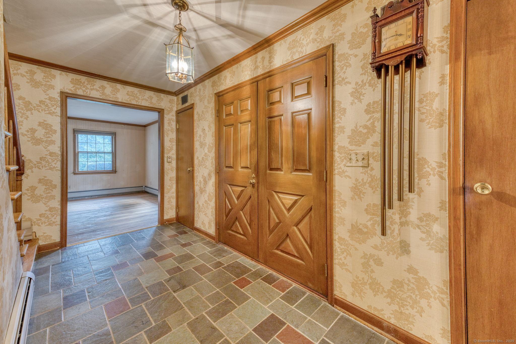 Wethersfield, Connecticut, 06109, United States, 4 Bedrooms Bedrooms, ,3 BathroomsBathrooms,Residential,For Sale,1935230