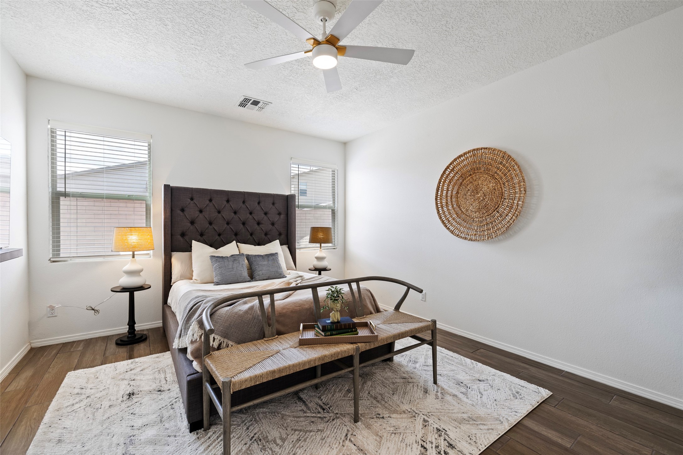 6200 White Hawk Drive Ne - 物件實景