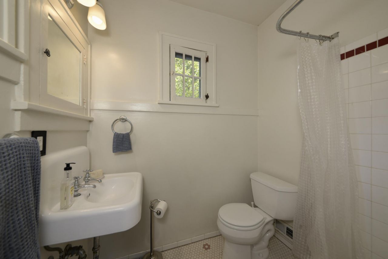 Albuquerque, New Mexico, 87108, United States, 3 Bedrooms Bedrooms, ,3 BathroomsBathrooms,Residential,For Sale,1902192