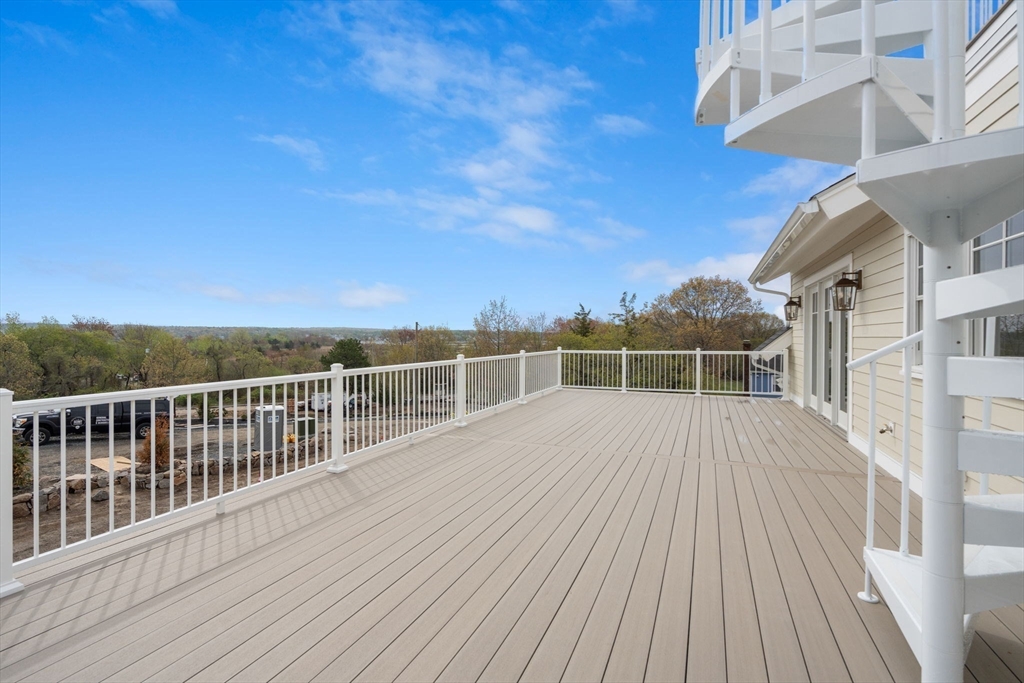 Gloucester, Massachusetts, 01930, United States, 4 Bedrooms Bedrooms, ,5 BathroomsBathrooms,Residential,For Sale,1804807
