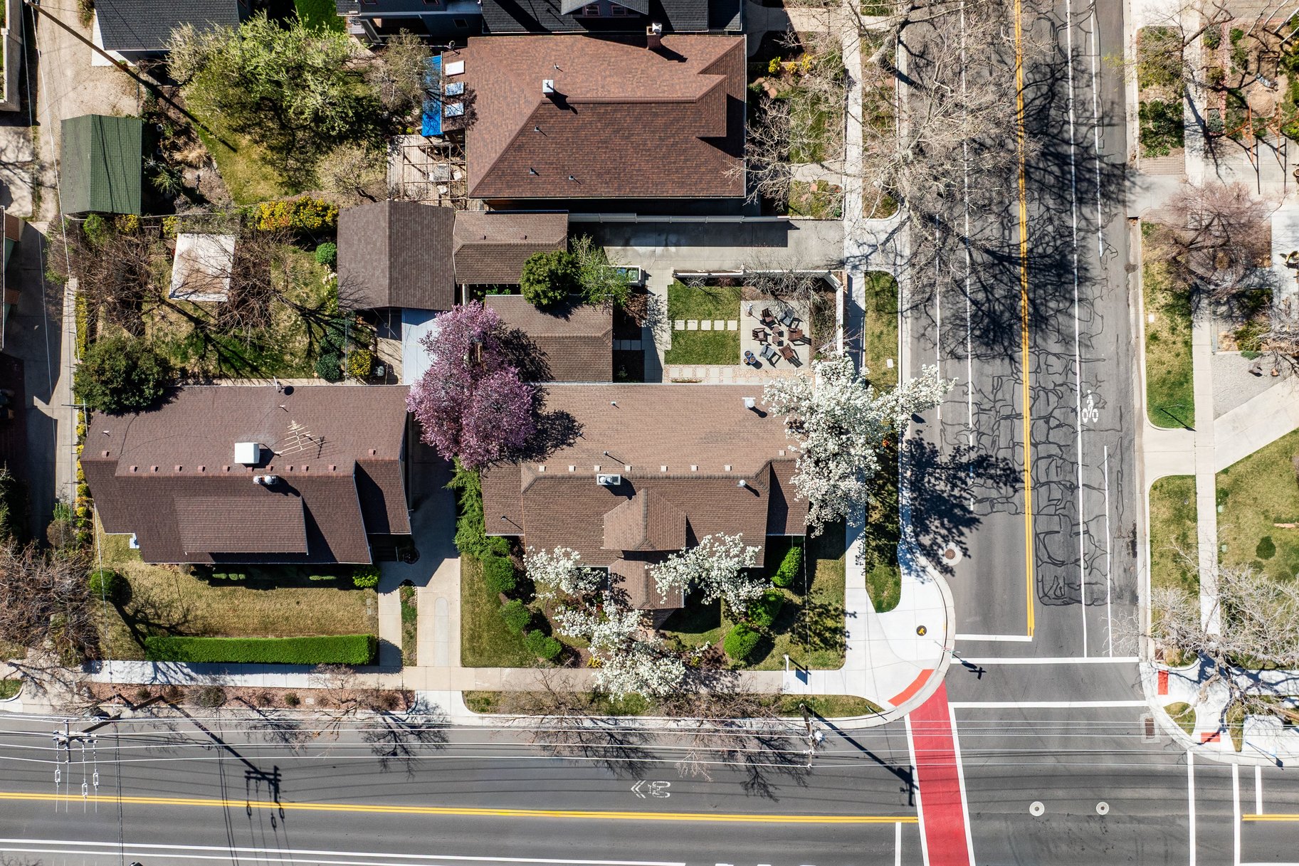  Timeless Bungalow with Enjoyable Outdoor Living - 物件實景