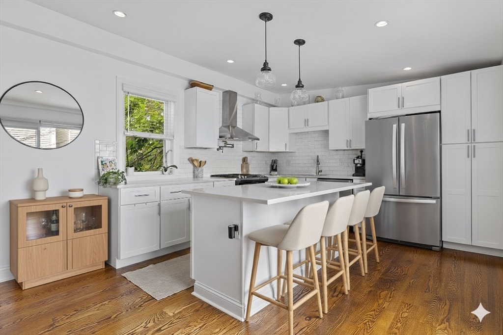 Boston, Massachusetts, 02128, United States, 3 Bedrooms Bedrooms, ,3 BathroomsBathrooms,Residential,For Sale,1974277