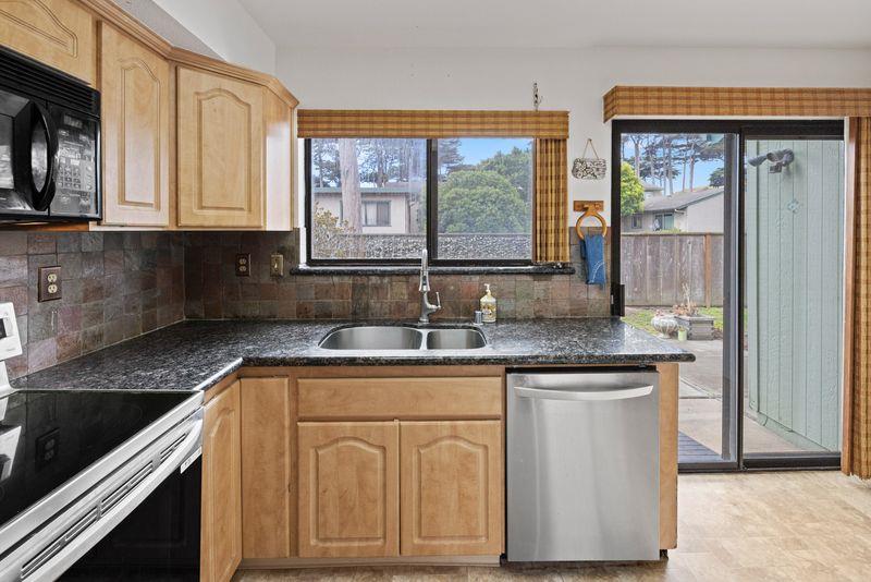 Marina, California, 93933, United States, 3 Bedrooms Bedrooms, ,2 BathroomsBathrooms,Residential,For Sale,1902407