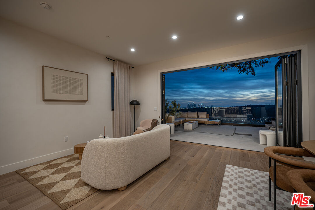 Los Angeles, California, 90065, United States, 3 Bedrooms Bedrooms, ,3 BathroomsBathrooms,Residential,For Sale,1939626