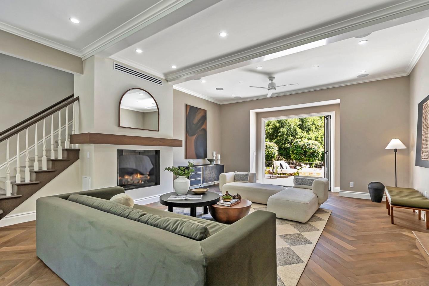 Los Gatos, California, 95032, United States, 8 Bedrooms Bedrooms, ,11 BathroomsBathrooms,Residential,For Sale,1855941
