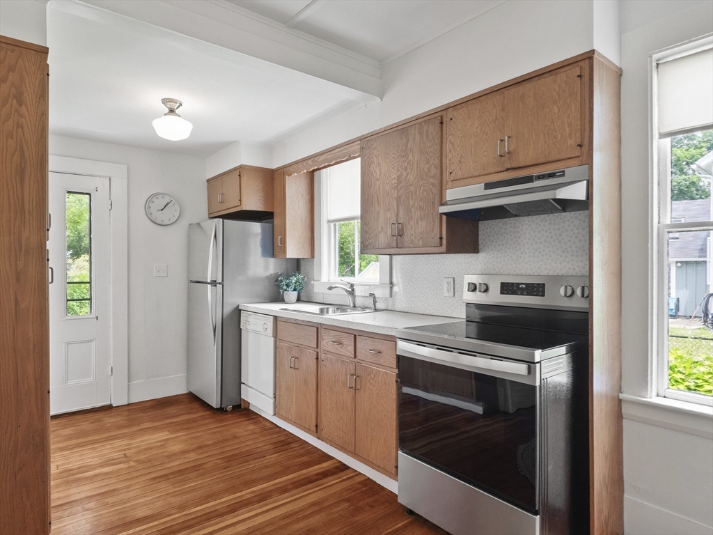 Concord, Massachusetts, 01742, United States, 3 Bedrooms Bedrooms, ,1 BathroomBathrooms,Residential,For Sale,1896713