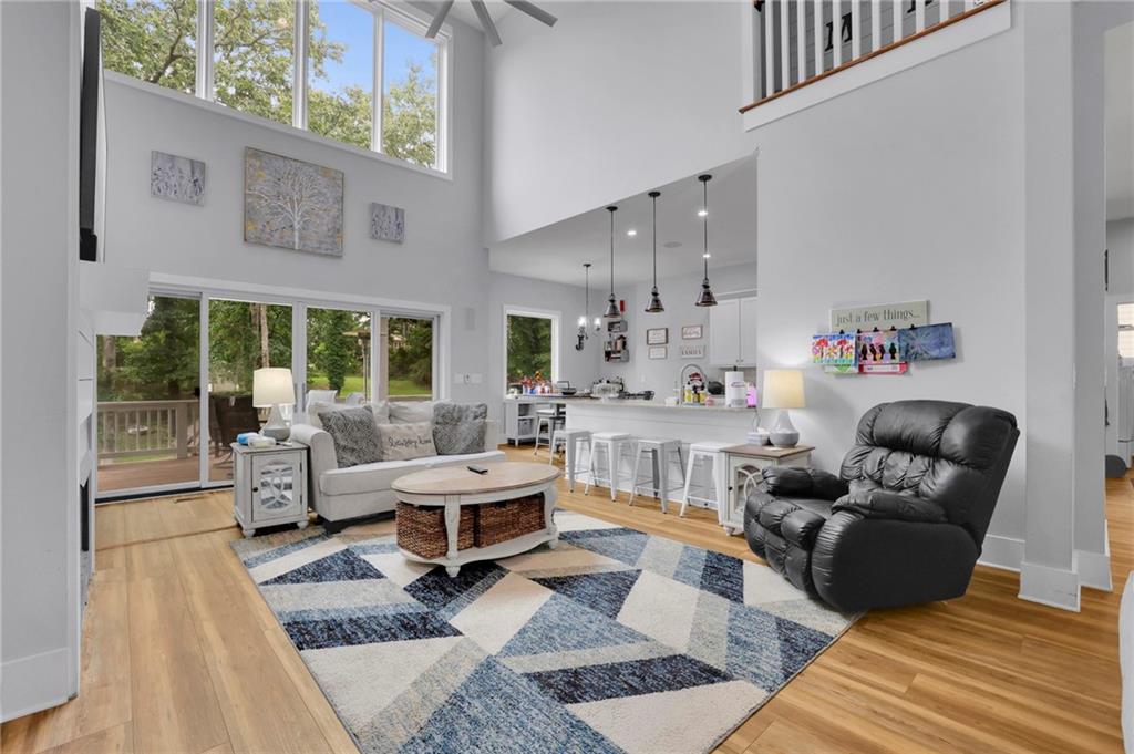 Gainesville, Georgia, 30501, United States, 7 Bedrooms Bedrooms, ,6 BathroomsBathrooms,Residential,For Sale,1928825
