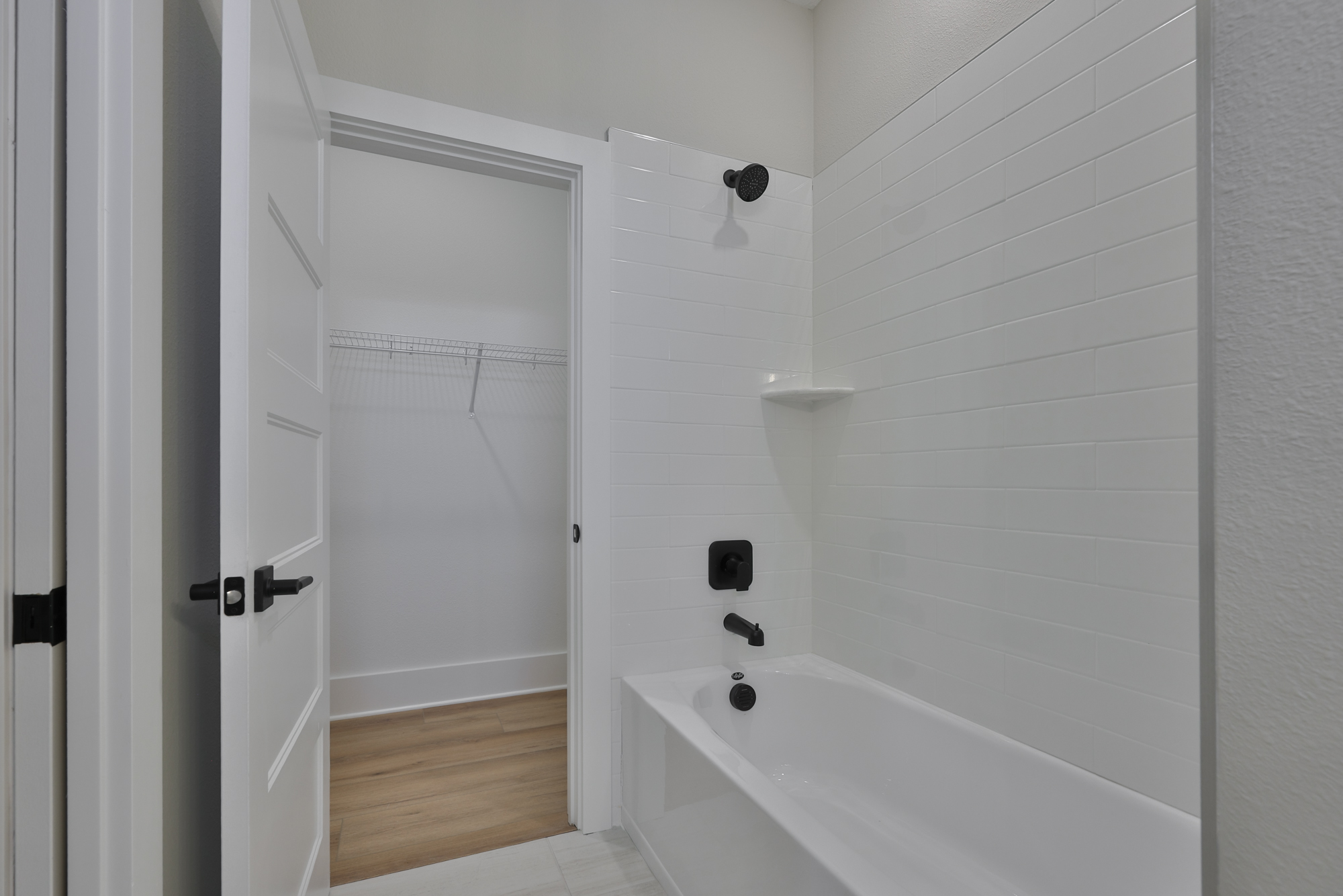 Tampa, Florida, 33611, United States, 5 Bedrooms Bedrooms, ,4 BathroomsBathrooms,Residential,For Sale,1992381