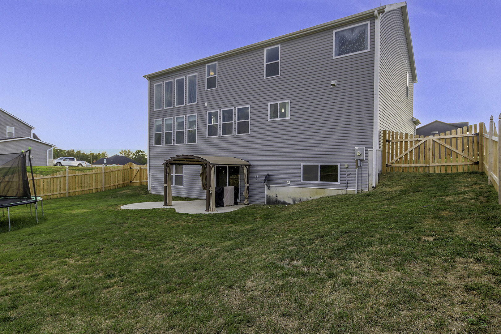 ASHLAND, Missouri, 65010, United States, 4 Bedrooms Bedrooms, ,3 BathroomsBathrooms,Residential,For Sale,1981891