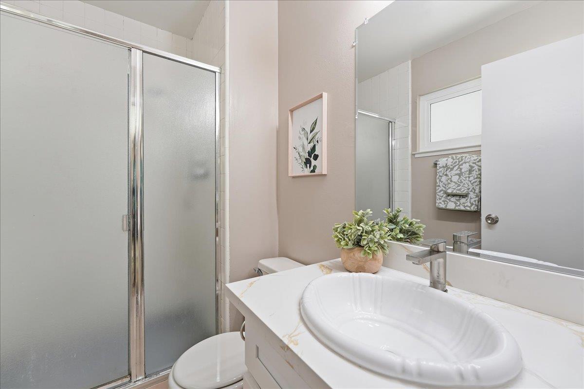 San Jose, California, 95148, United States, 4 Bedrooms Bedrooms, ,2 BathroomsBathrooms,Residential,For Sale,1988952