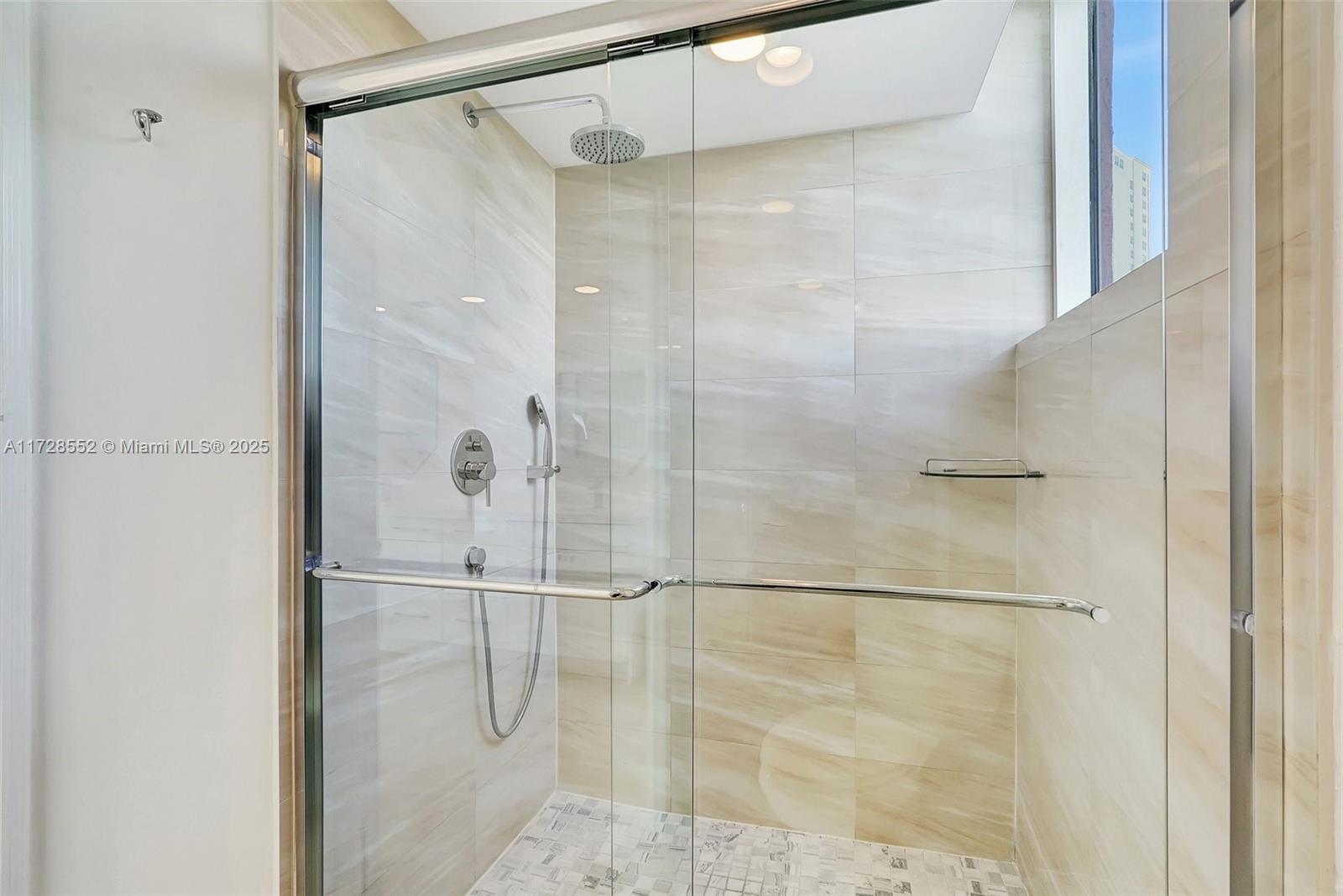 Aventura, Florida, 33180, United States, 2 Bedrooms Bedrooms, ,3 BathroomsBathrooms,Residential,For Sale,1690354