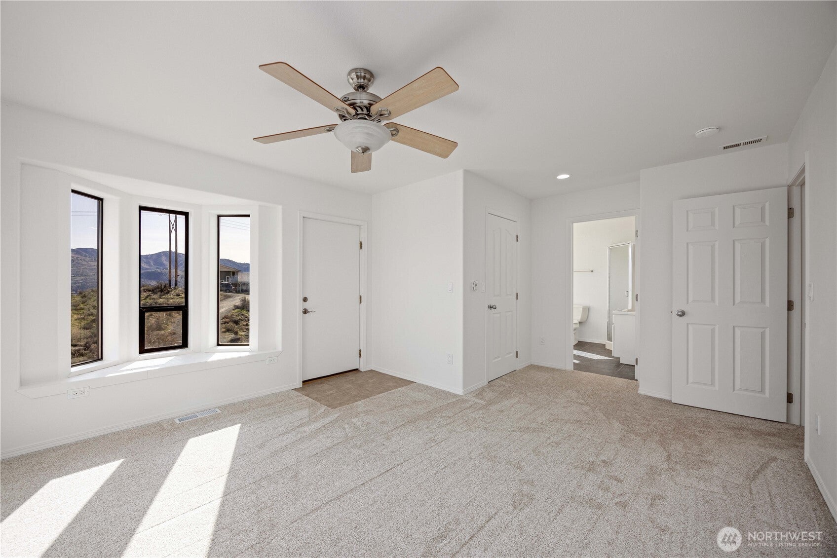 Chelan, Washington, 98816, United States, 3 Bedrooms Bedrooms, ,2 BathroomsBathrooms,Residential,For Sale,1932481