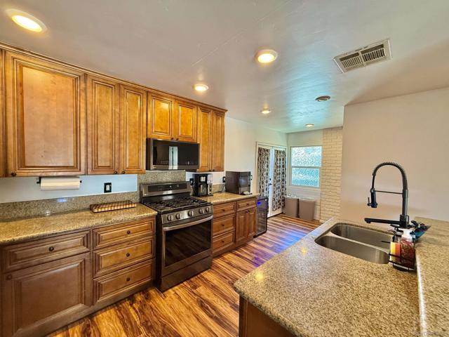 Spring Valley, California, 91977, United States, 5 Bedrooms Bedrooms, ,4 BathroomsBathrooms,Residential,For Sale,1924157