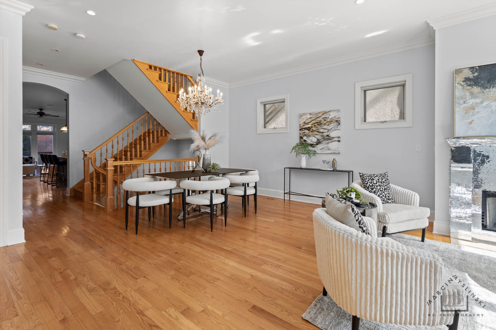 Chicago, Illinois, 60657, United States, 5 Bedrooms Bedrooms, ,4 BathroomsBathrooms,Residential,For Sale,1974505