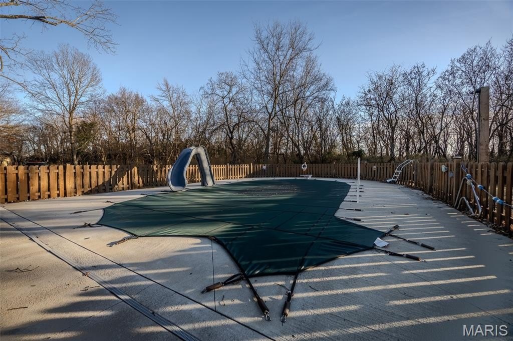 Lebanon, Missouri, 65536, United States, 3 Bedrooms Bedrooms, ,4 BathroomsBathrooms,Residential,For Sale,2017638