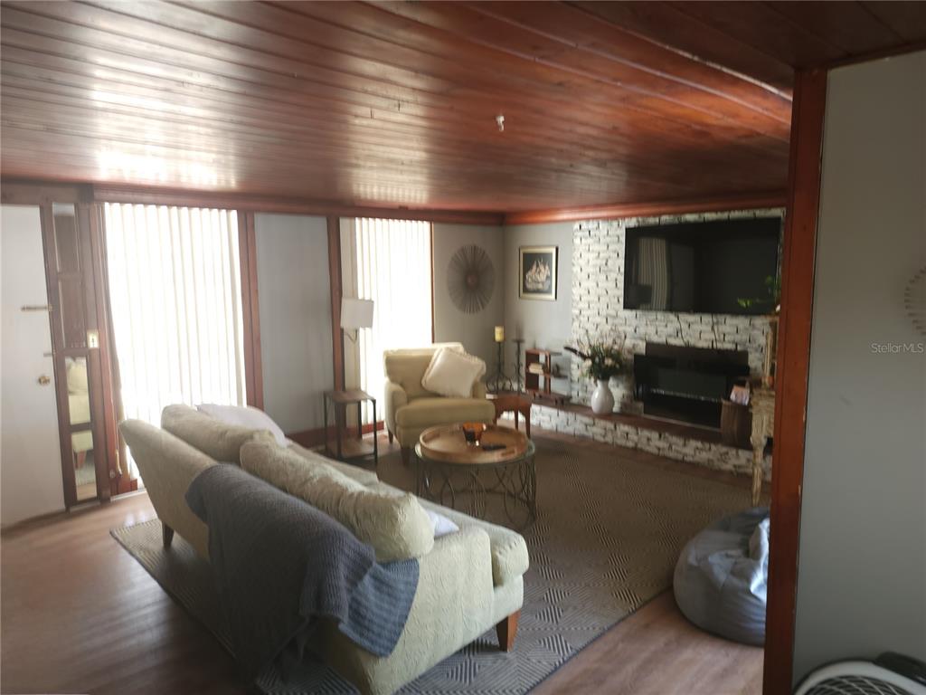 Tampa, Florida, 33609, United States, 3 Bedrooms Bedrooms, ,2 BathroomsBathrooms,Residential,For Sale,1804497