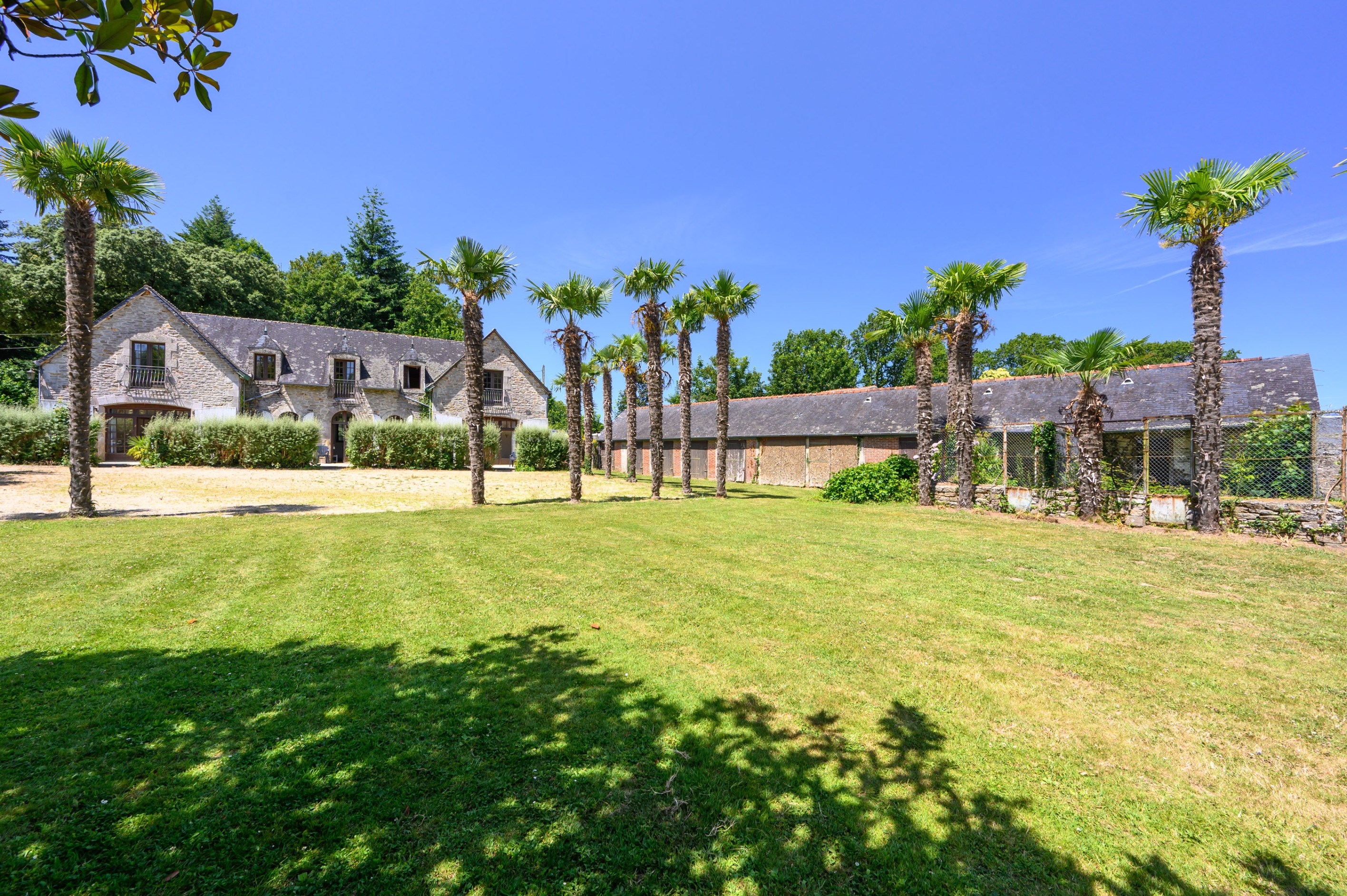  South-Finistere. Magnificent XIXth castle and its dependences... - 物件實景