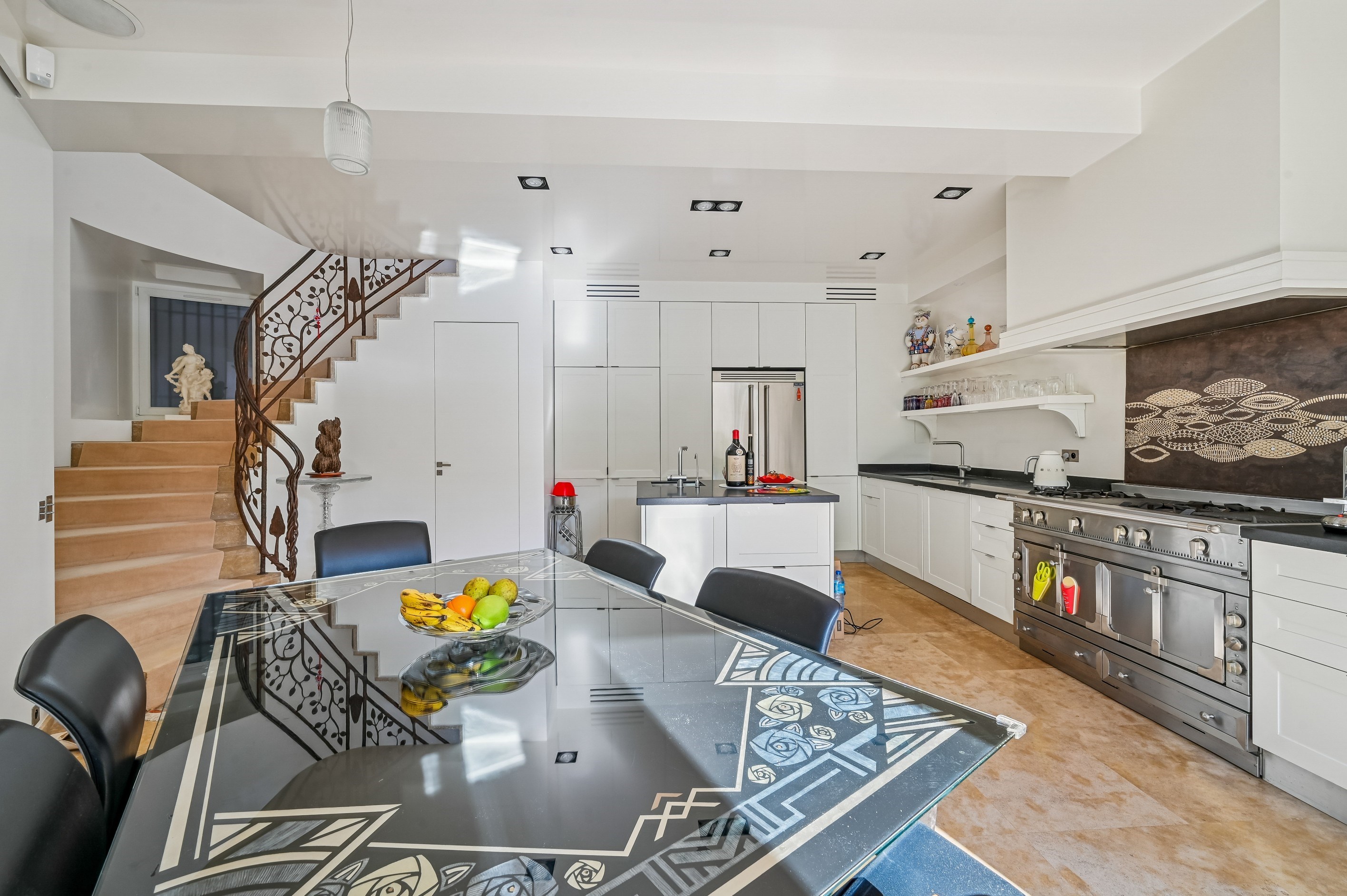  Avenue Foch — Exceptional Duplex Designed by Pierre Yovanovitch with Landscaped… - 物件實景