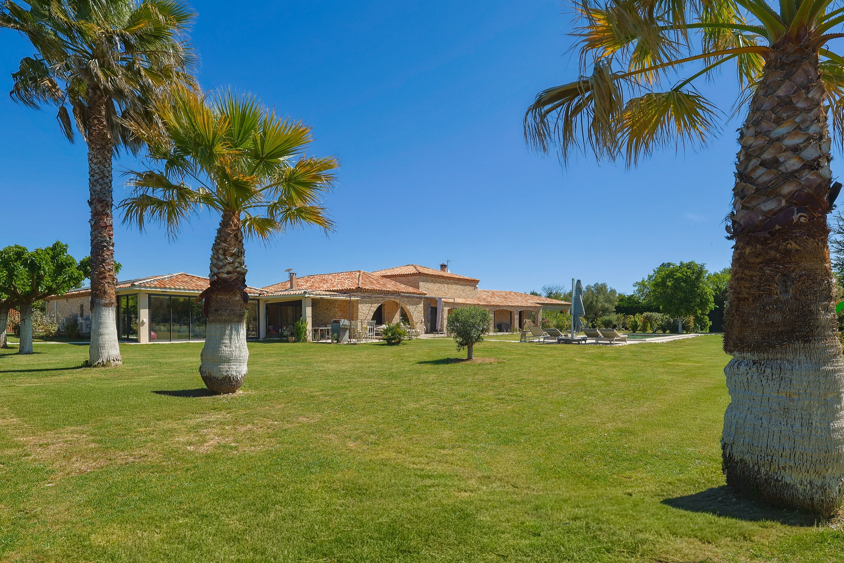  PUYRICARD – Elegant single-storey 350 sqm property with swimming pool and guest… - 物件實景