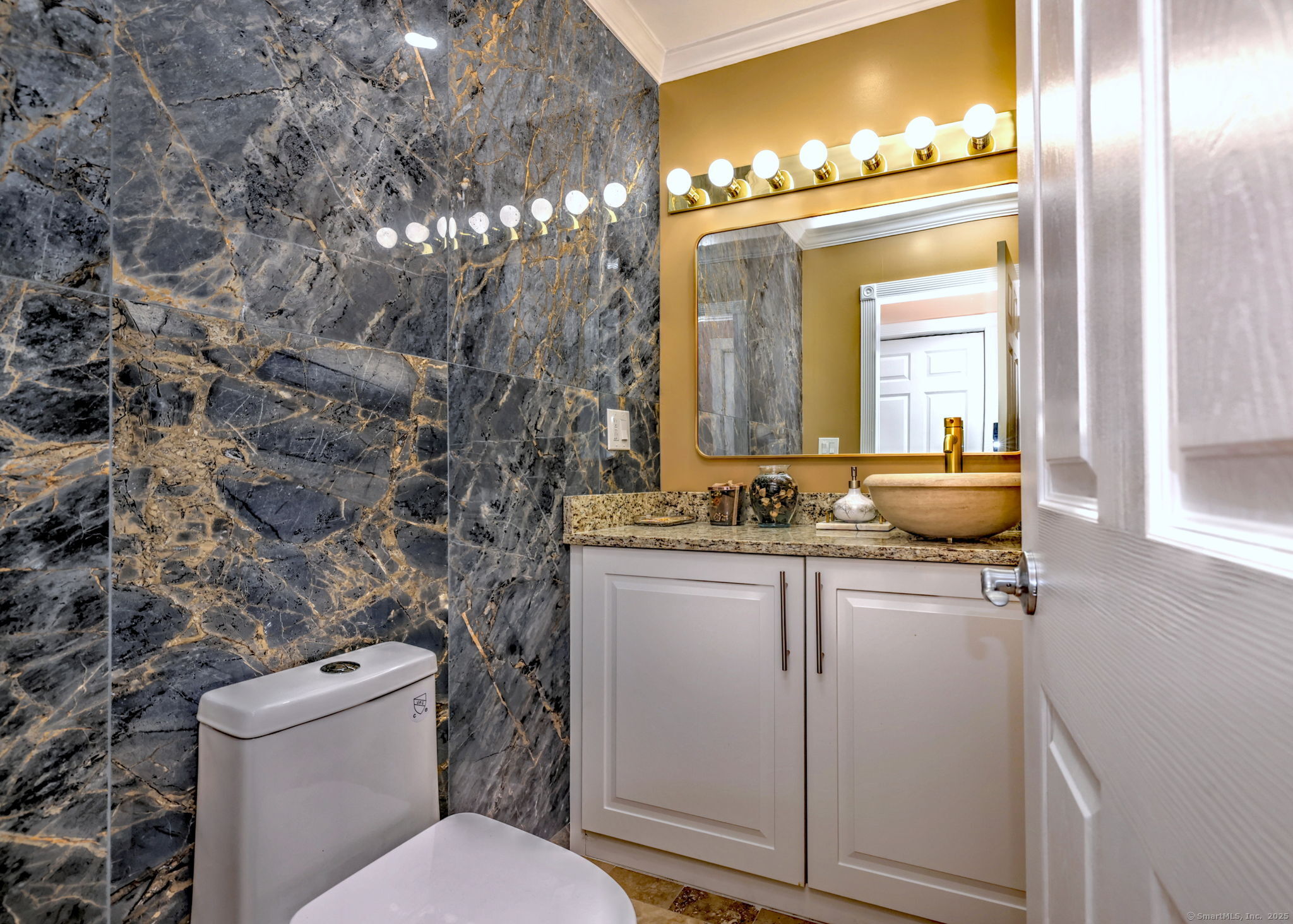 Newtown, Connecticut, 06470, United States, 5 Bedrooms Bedrooms, ,5 BathroomsBathrooms,Residential,For Sale,1907241