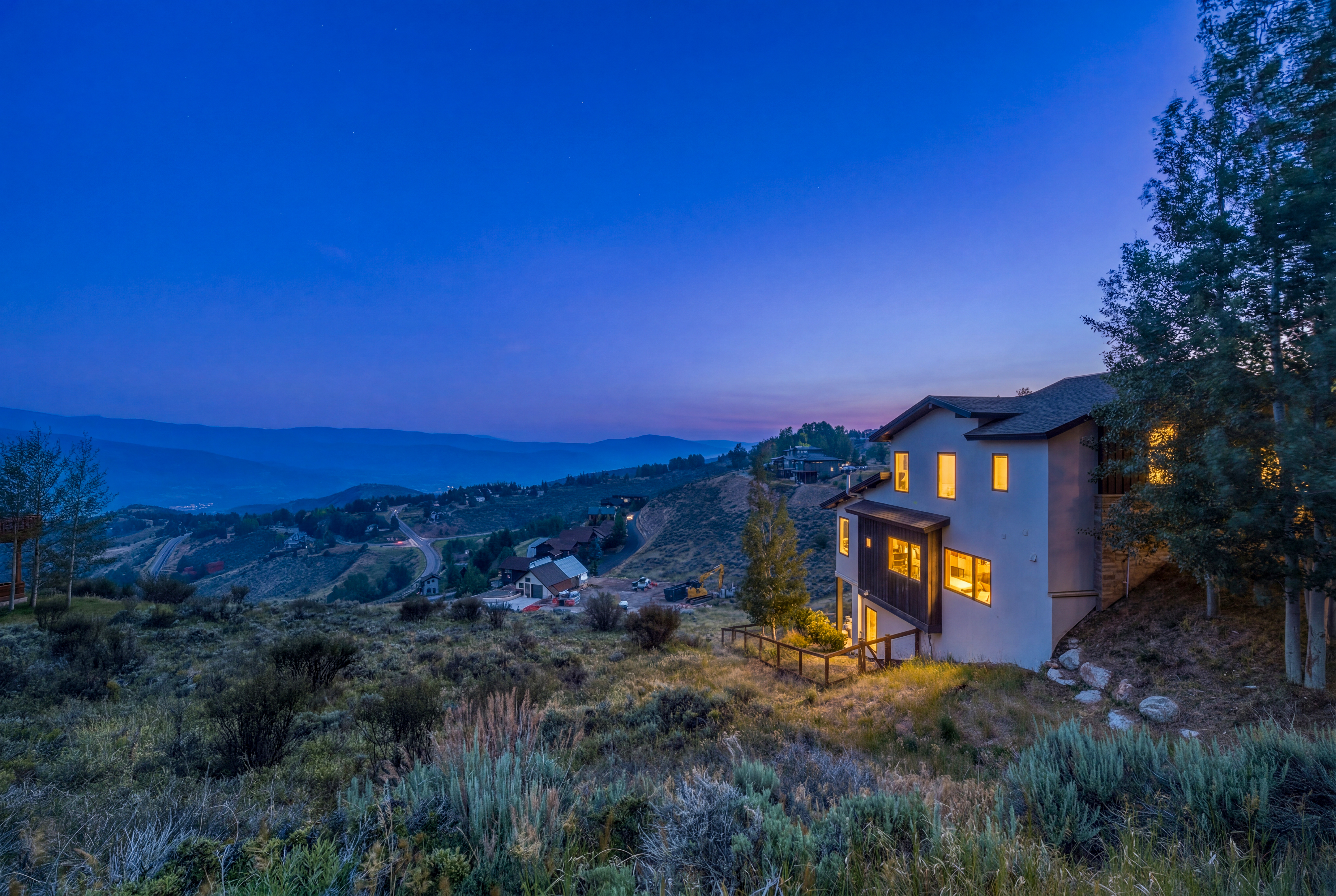 Enjoy Exceptional Southern and Western Mountain Views in Wildridge - 物件實景