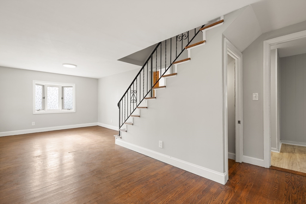 Stoughton, Massachusetts, 02072, United States, 5 Bedrooms Bedrooms, ,2 BathroomsBathrooms,Residential,For Sale,1989106