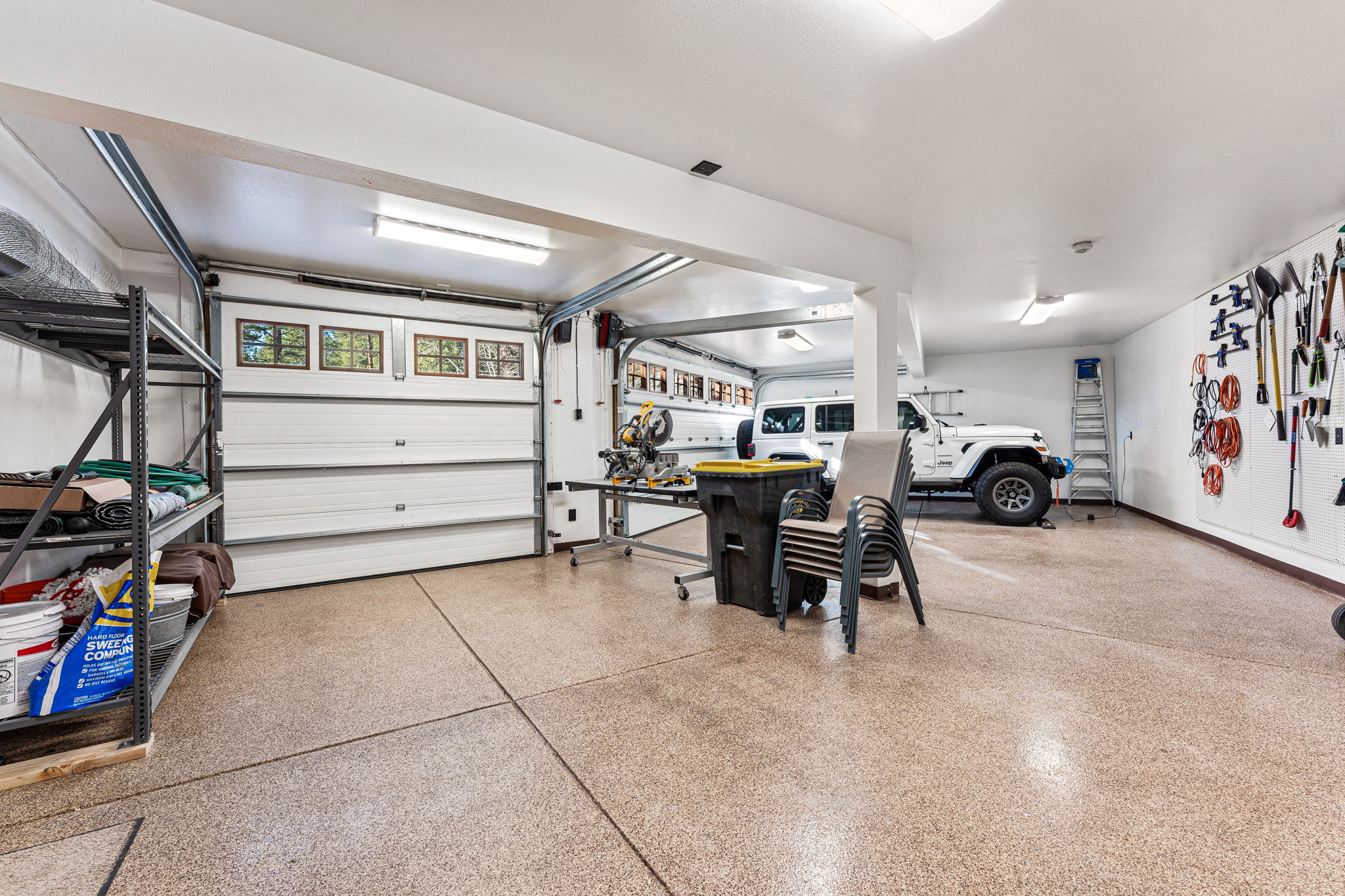  Impressive Mountain Retreat Nestled in the Exclusive Enclave of West Ranch - 物件實景