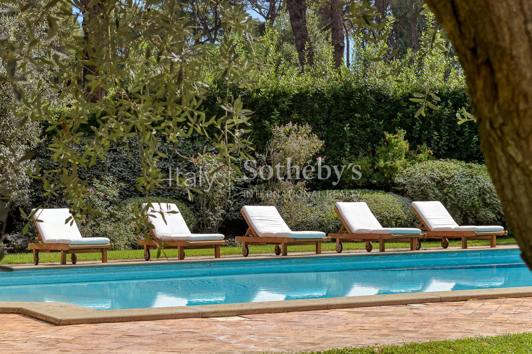  Elegant Roman Villa with Private Park and Pool - 物件實景
