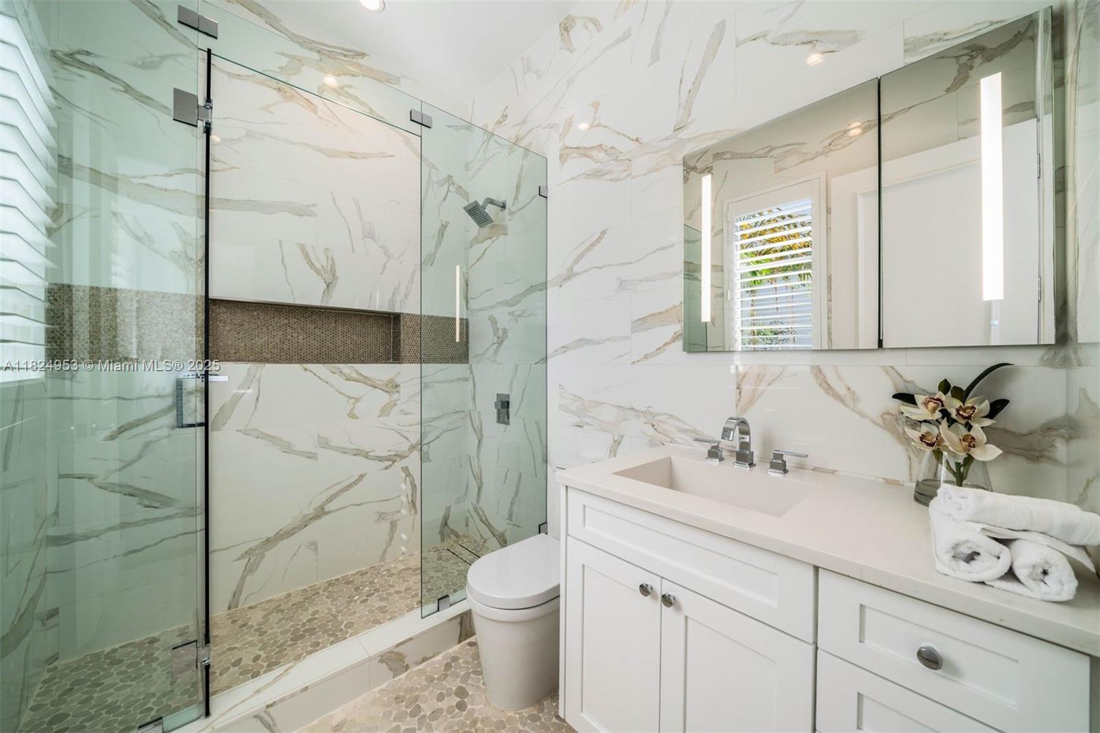 Golden Beach, Florida, 33160, United States, 6 Bedrooms Bedrooms, ,6 BathroomsBathrooms,Residential,For Sale,1866136