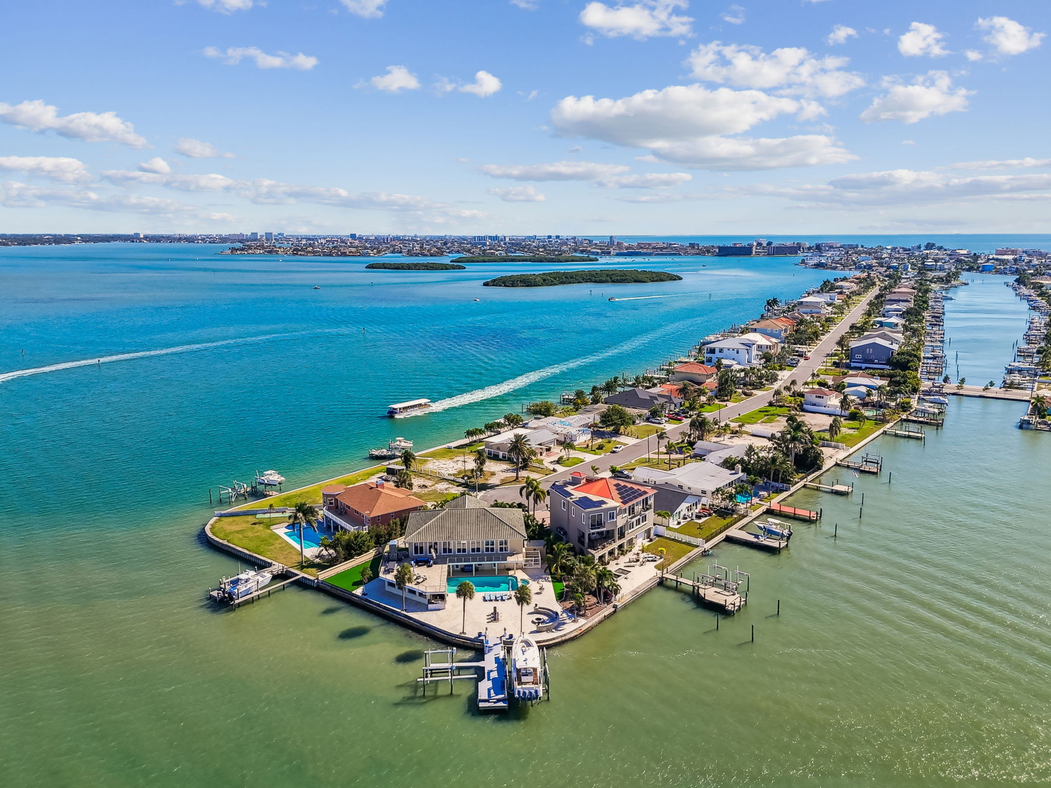 Madeira Beach, Florida, 33708, United States, 6 Bedrooms Bedrooms, ,6 BathroomsBathrooms,Residential,For Sale,1975666