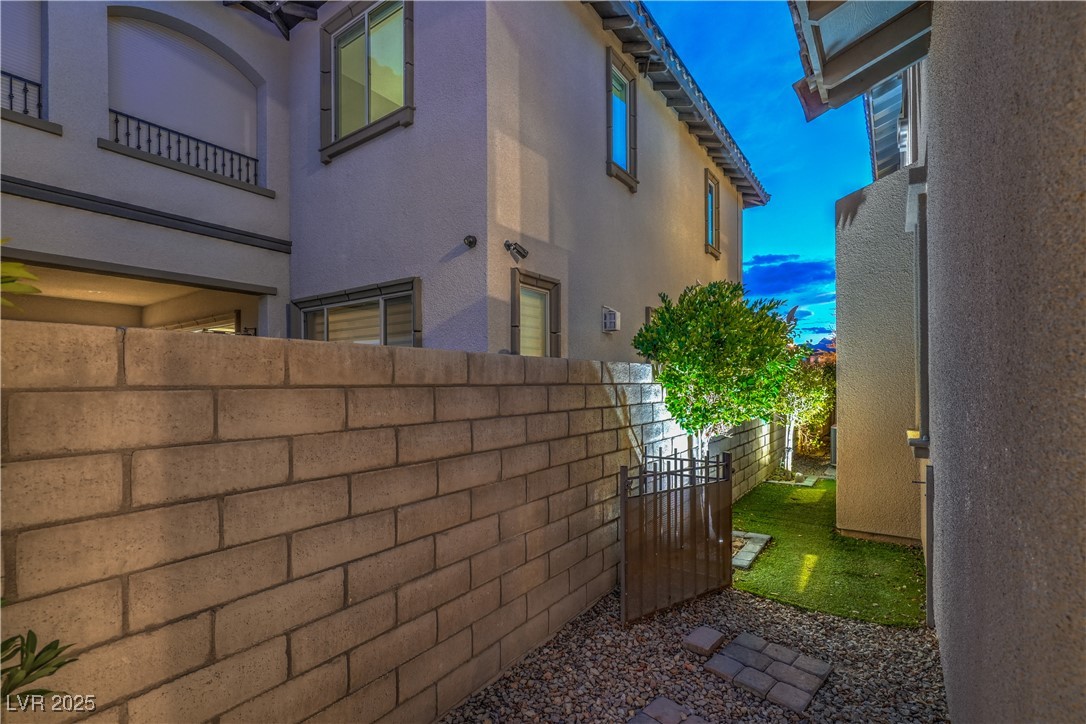 Las Vegas, Nevada, 89138, United States, 4 Bedrooms Bedrooms, ,2 BathroomsBathrooms,Residential,For Sale,1942321