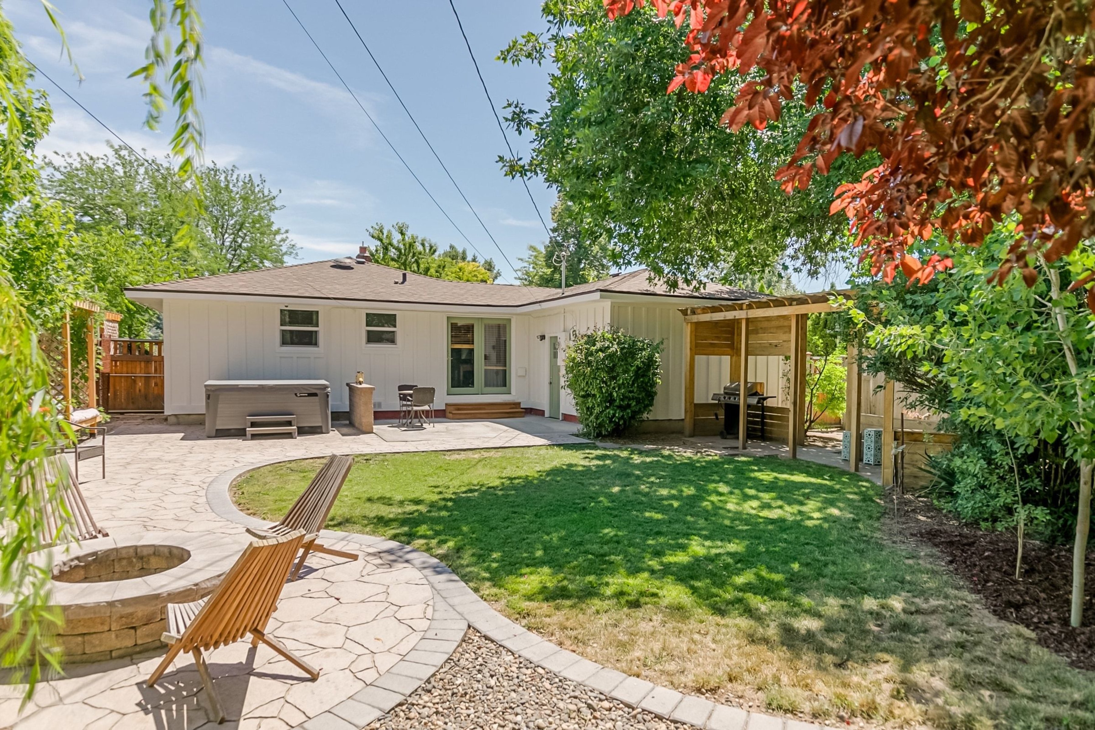  Parklike Yard, 3 Bedroom 1.5 Bath Home - 物件實景